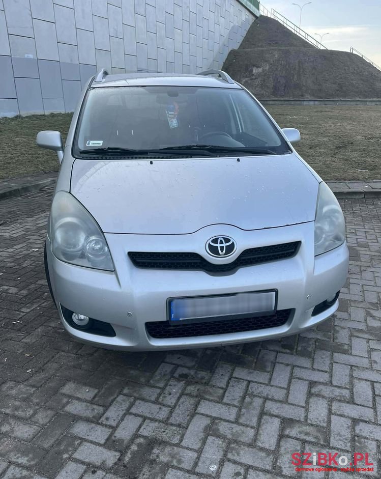 2008' Toyota Corolla Verso photo #4