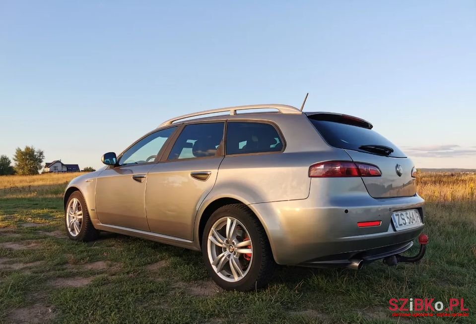 2011' Alfa Romeo 159 photo #5