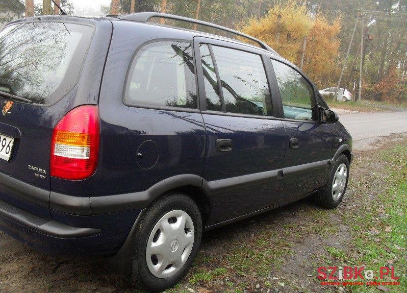 2001' Opel Zafira photo #1