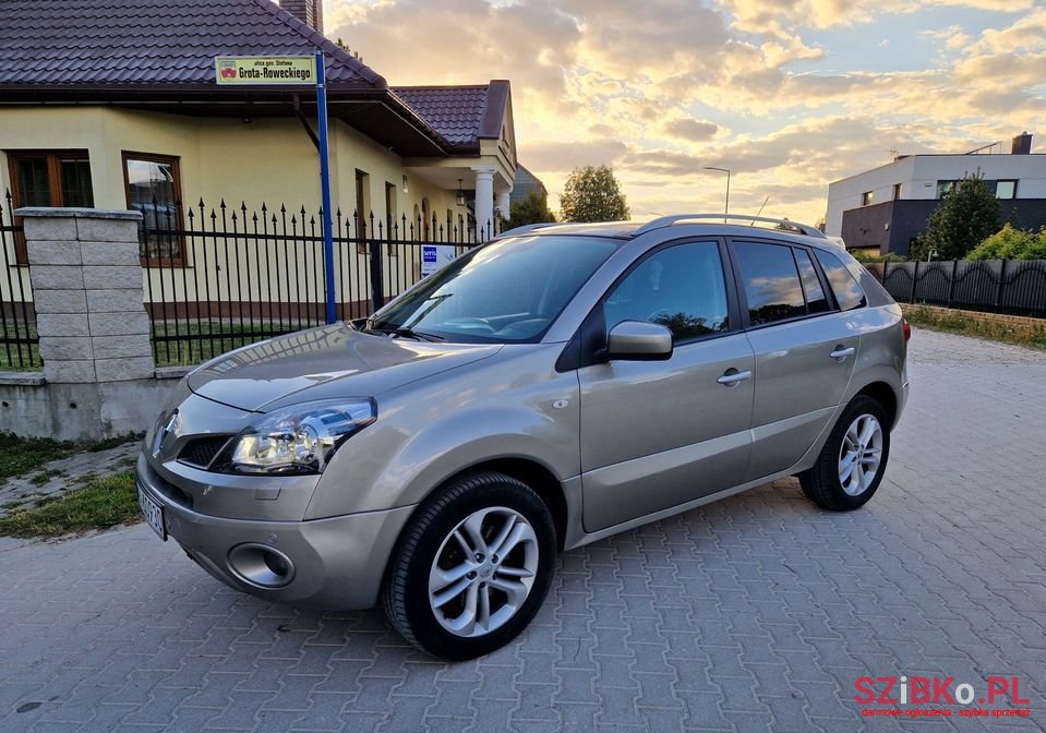 2011' Renault Koleos photo #2
