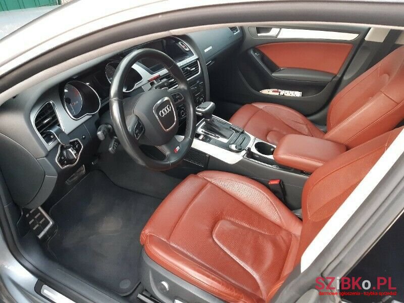 2010' Audi S5 photo #5