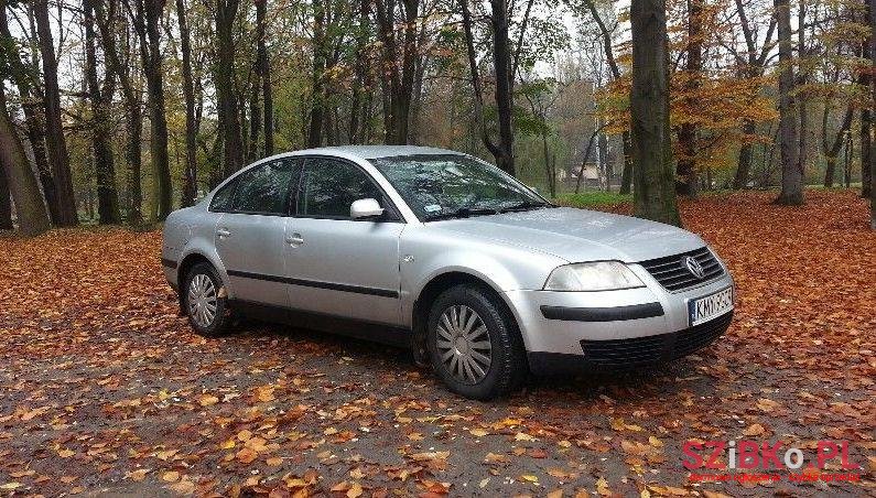 2001' Volkswagen Passat photo #3