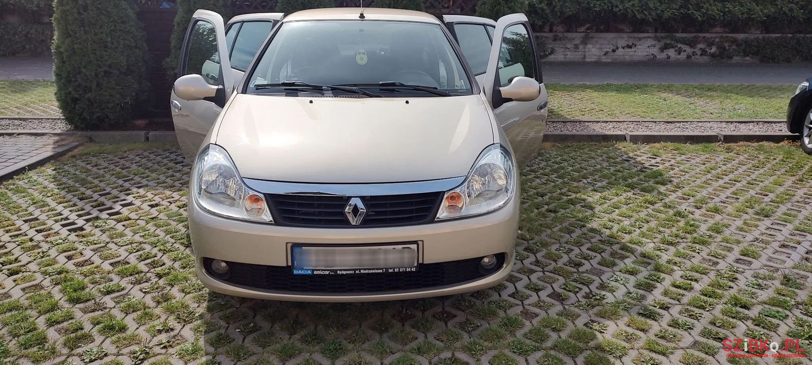 2009' Renault Thalia photo #6