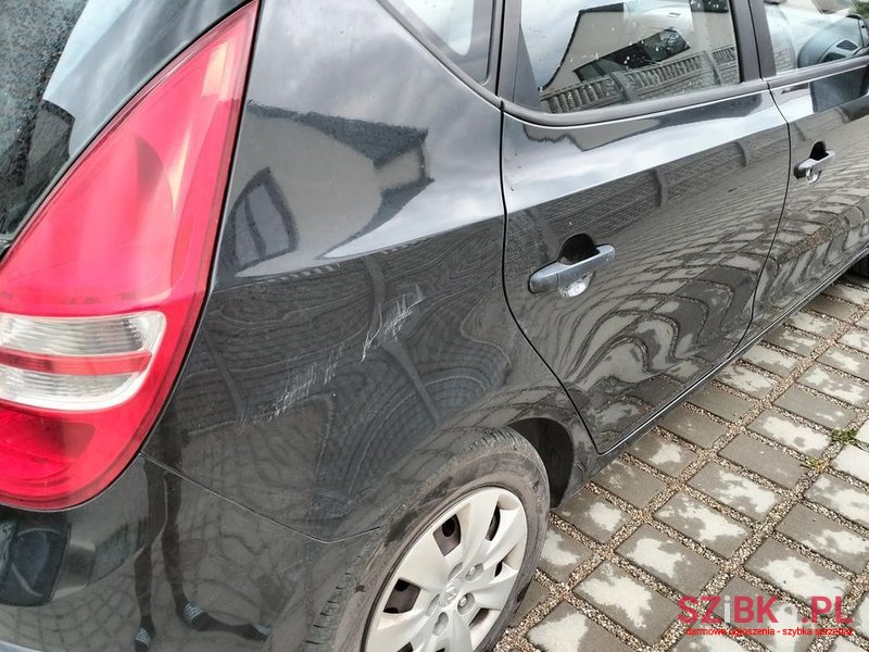 2009' Hyundai i30 1.6 Crdi Base photo #6