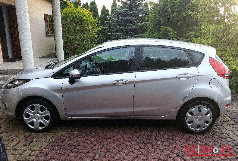 2010' Ford Fiesta photo #1