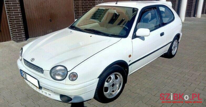 1999' Toyota Corolla photo #1