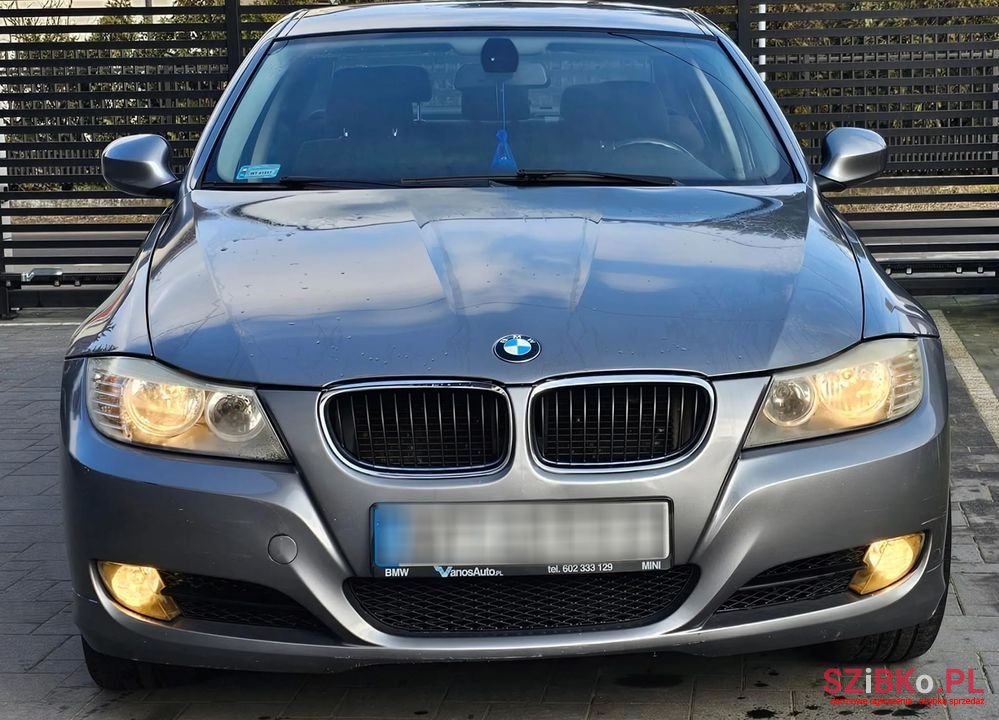 2009' BMW 3 Series 318I Edition Lifestyle photo #6