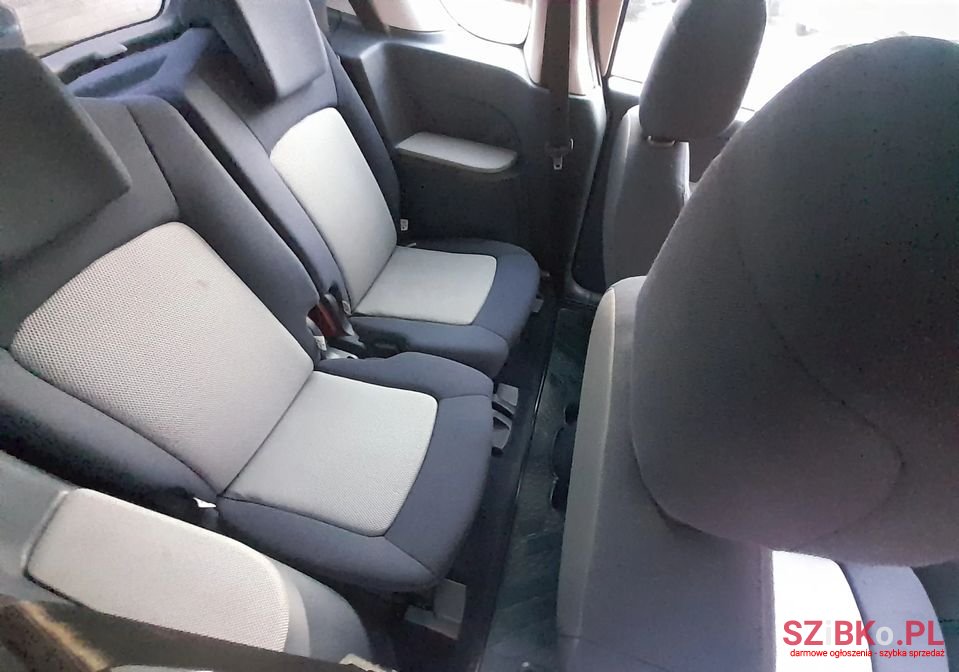 2008' Peugeot 1007 photo #5