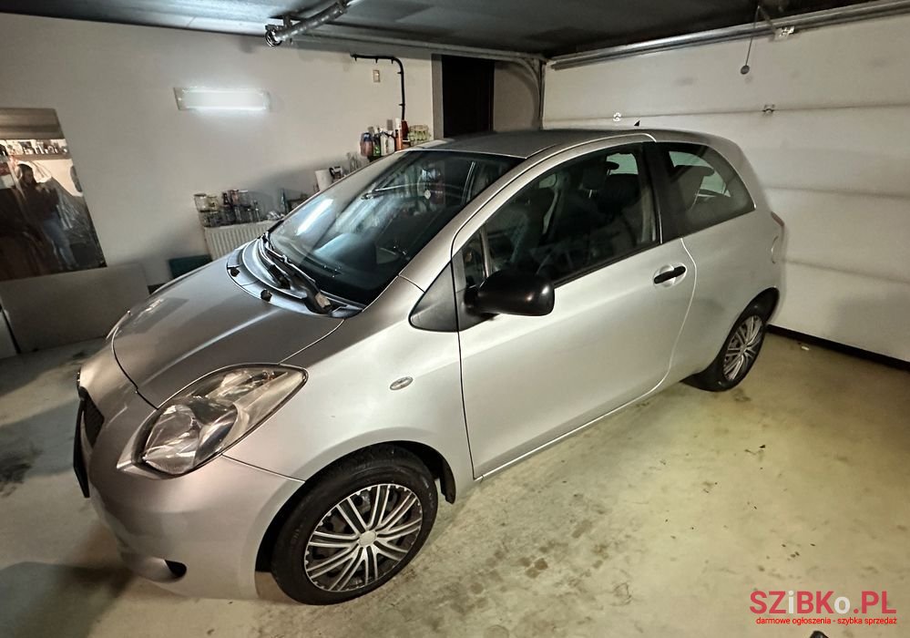 2006' Toyota Yaris 1.3 Sol photo #3