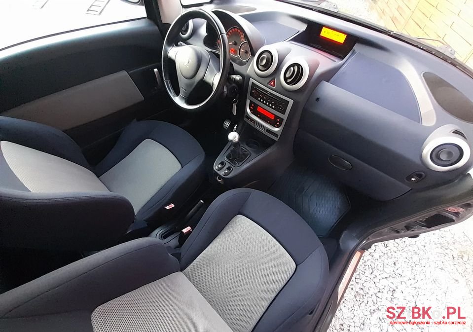 2008' Peugeot 1007 photo #4