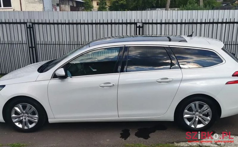 2014' Peugeot 308 photo #1