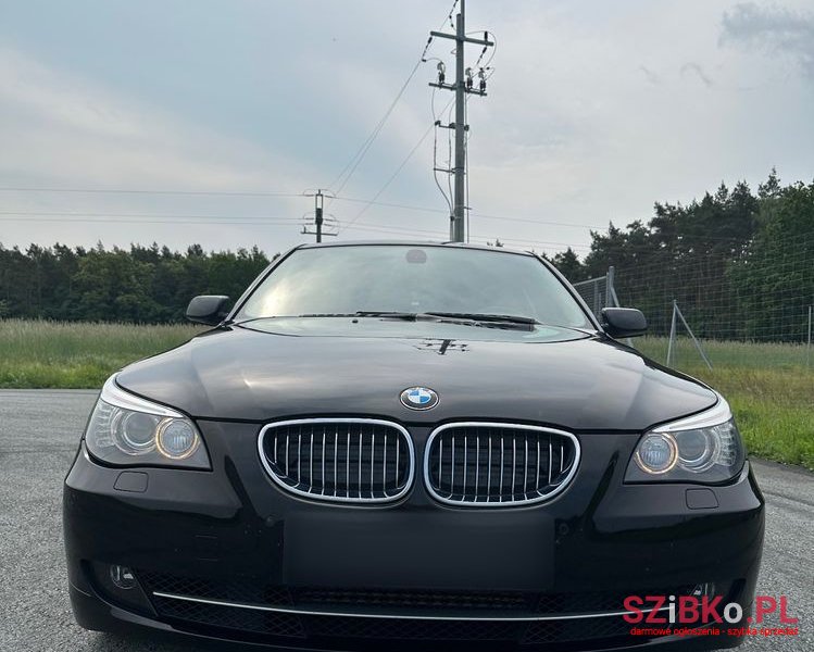 2008' BMW 5 Series 525D photo #6