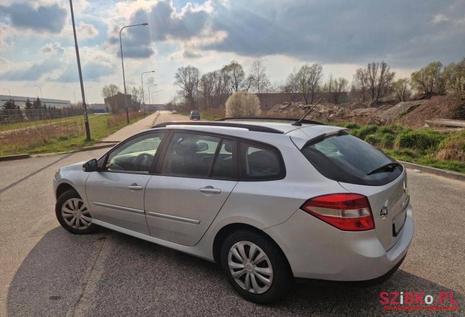 2008' Renault Laguna photo #5
