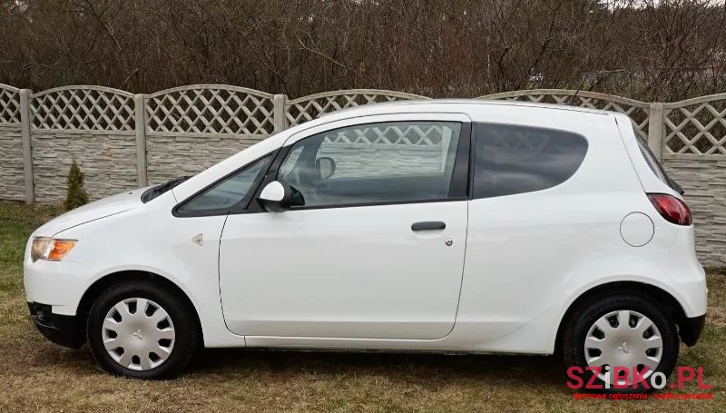 2009' Mitsubishi Colt photo #3