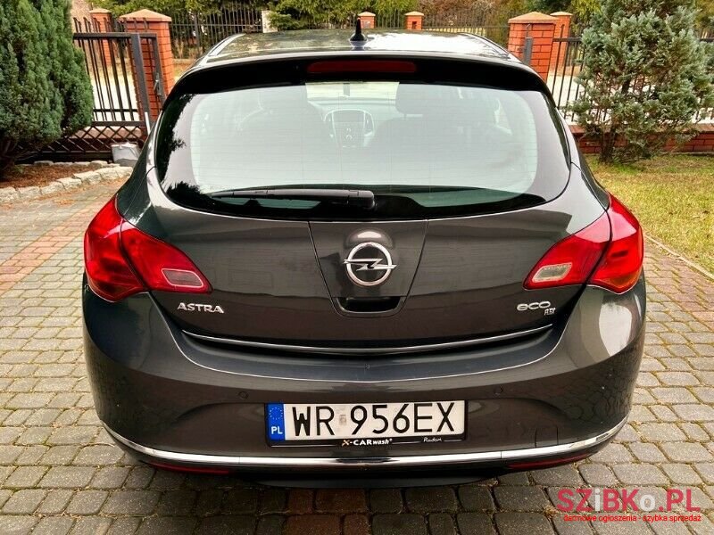 2014' Opel Astra photo #5