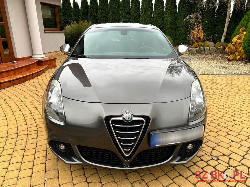 2013' Alfa Romeo Giulietta photo #6