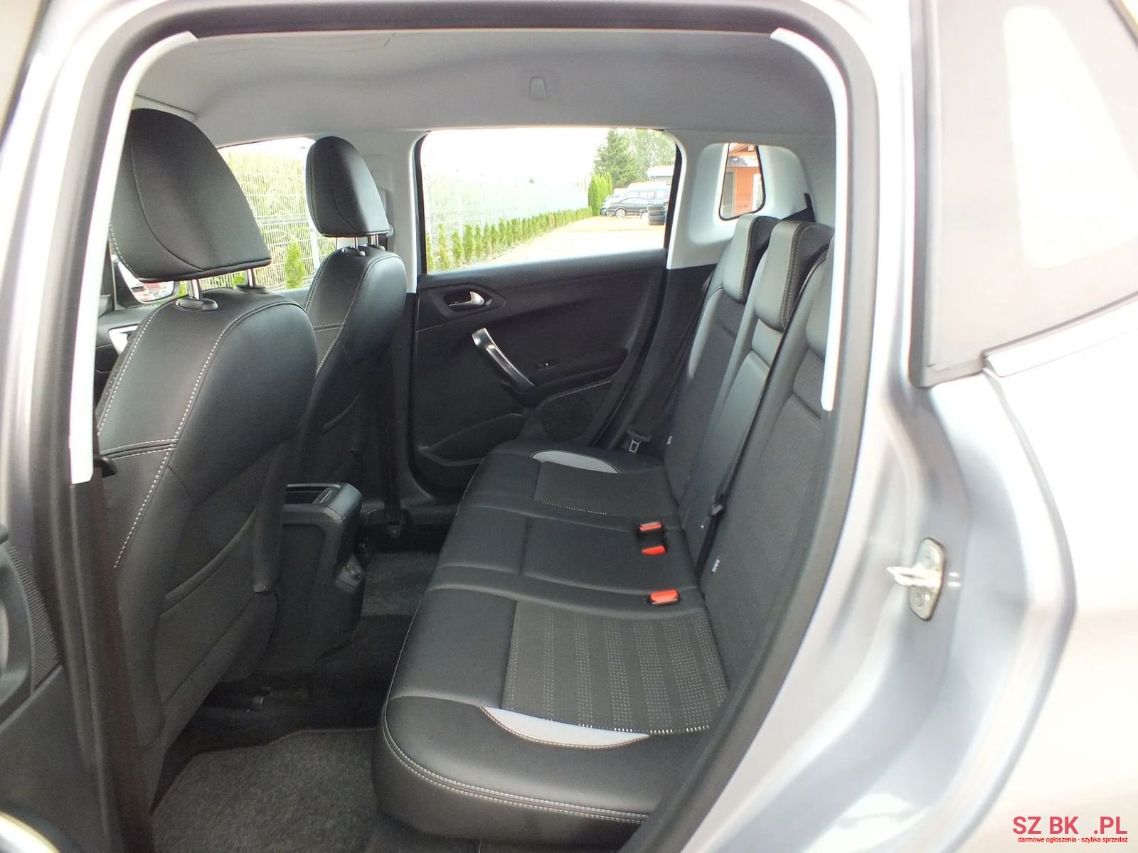 2014' Peugeot 2008 photo #6