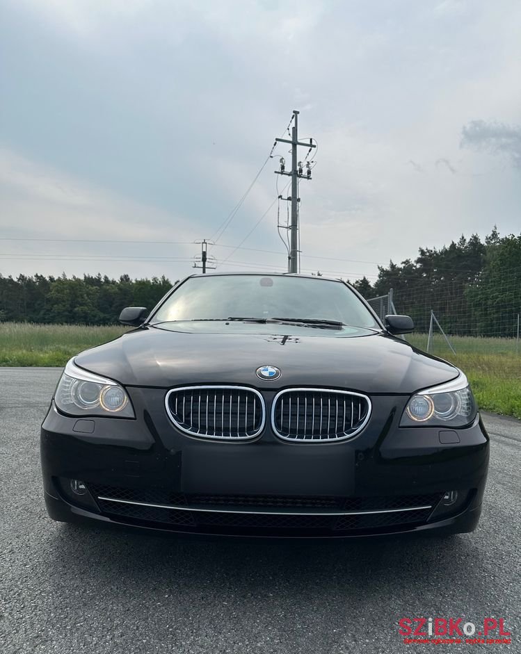 2008' BMW 5 Series 525D photo #6
