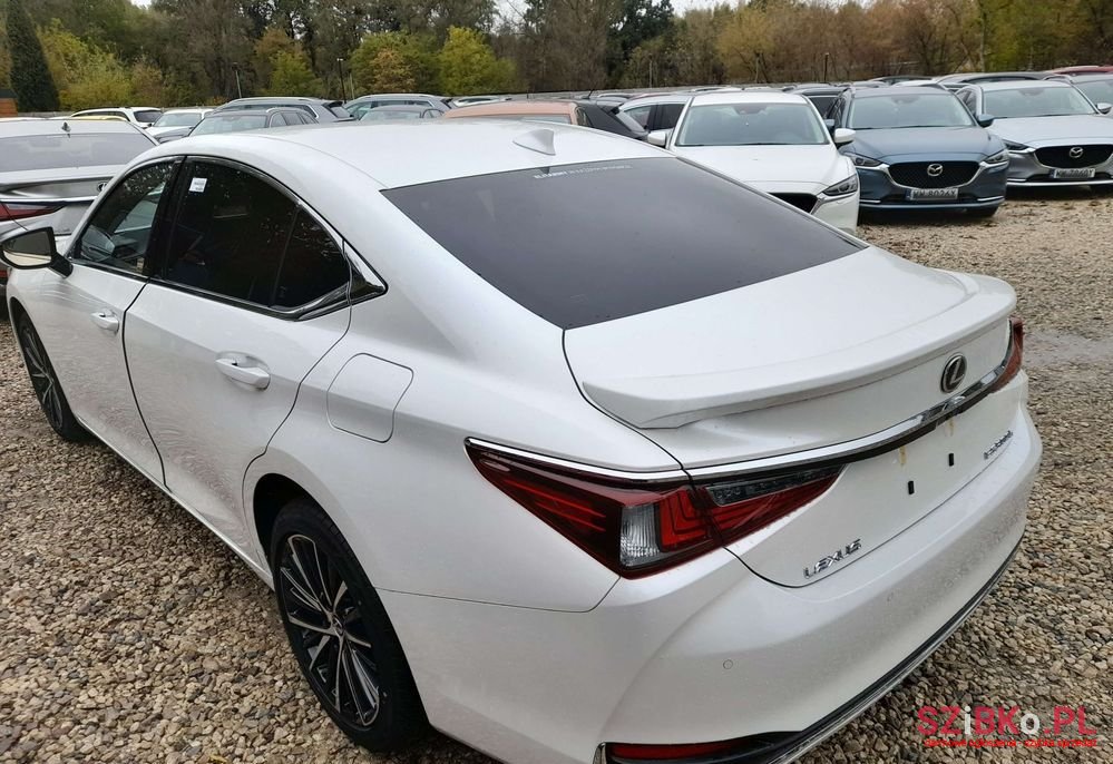 2024' Lexus ES photo #3