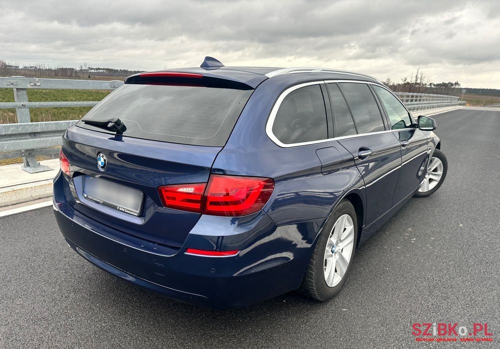 2012' BMW 5 Series photo #6