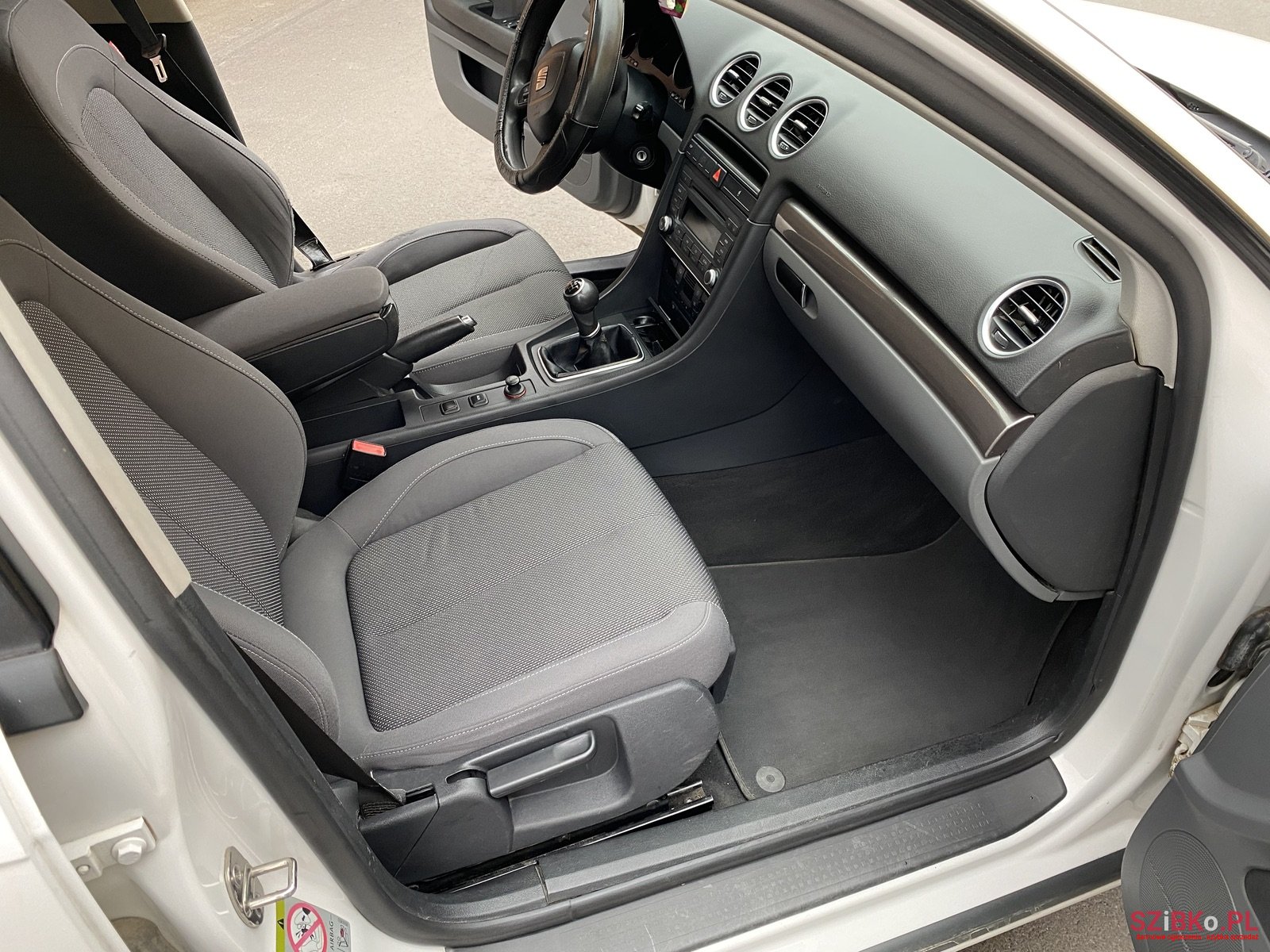 2010' SEAT Exeo photo #1