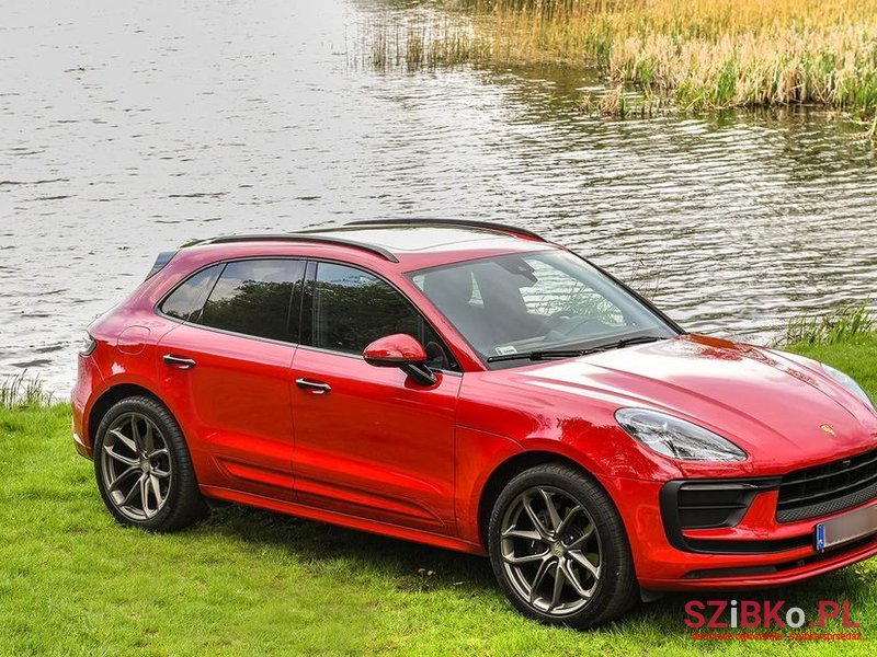 2022' Porsche Macan Standard photo #1