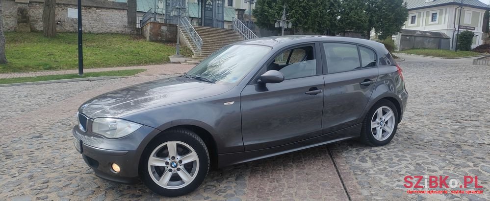 2006' BMW 1 Series 116I photo #6