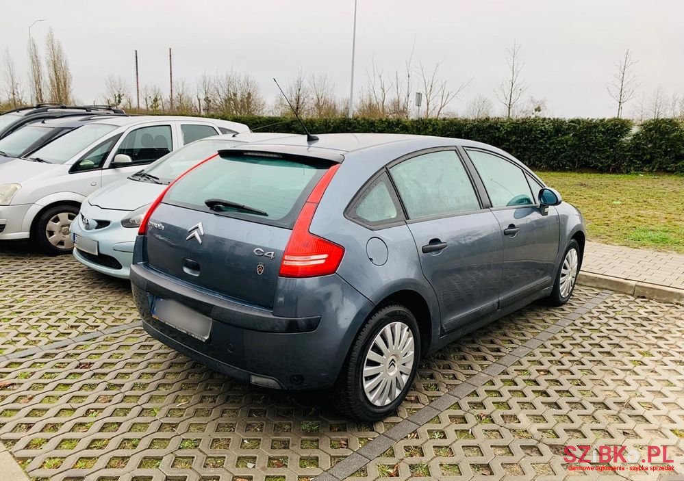 2005' Citroen C4 1.6 16V Confort photo #4