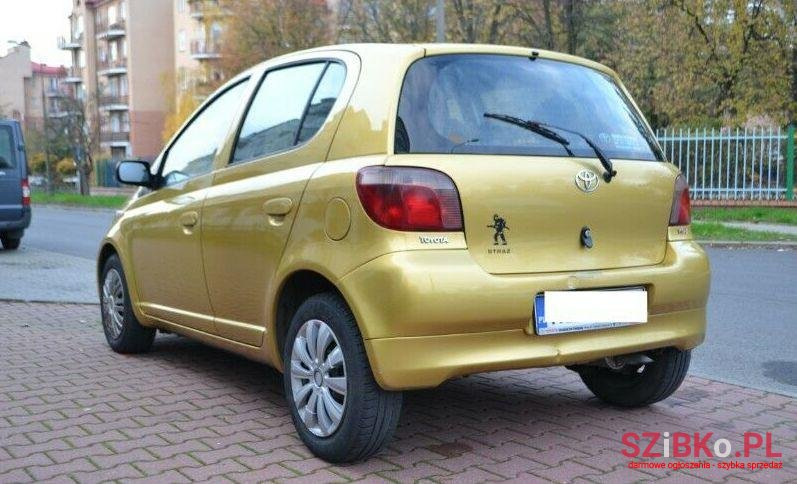 2002' Toyota Yaris photo #2