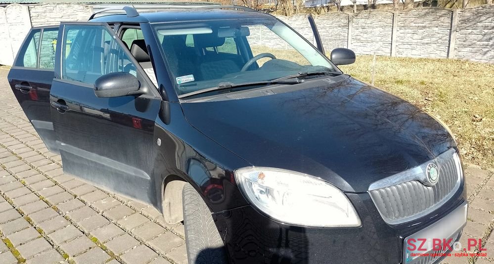 2008' Skoda Fabia photo #3