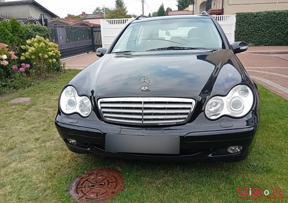 2003' Mercedes-Benz C-Class 200 T photo #3