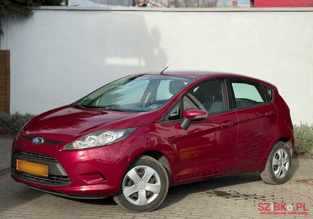 2010' Ford Fiesta 1.25 Titanium photo #1