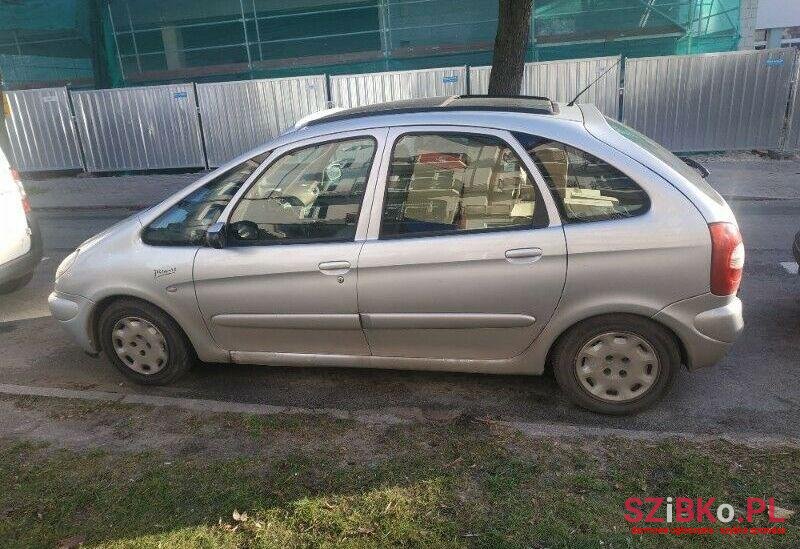 2002' Citroen Xsara Picasso photo #1