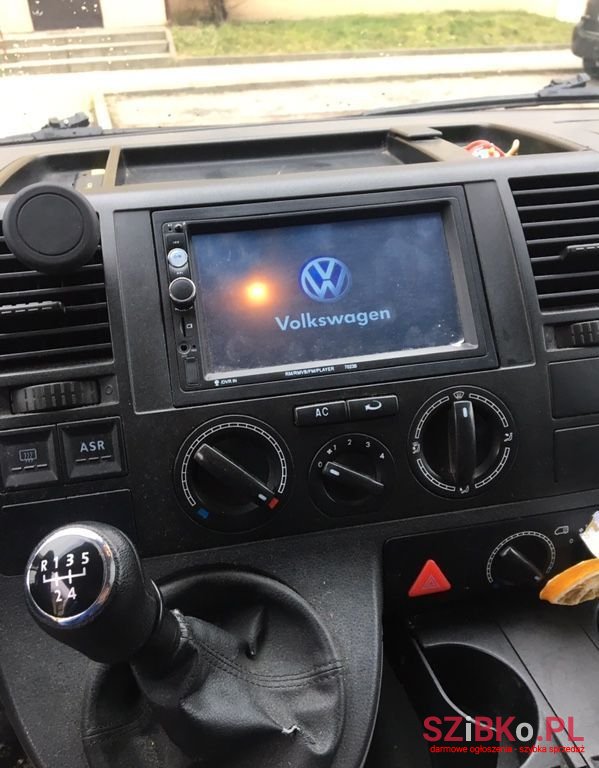 2004' Volkswagen Transporter photo #2