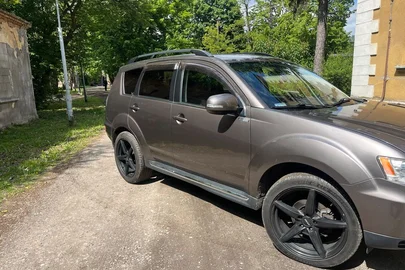 2011' Mitsubishi Outlander