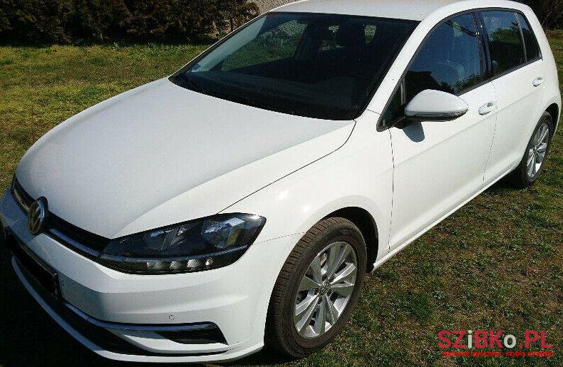 2018' Volkswagen Golf photo #3