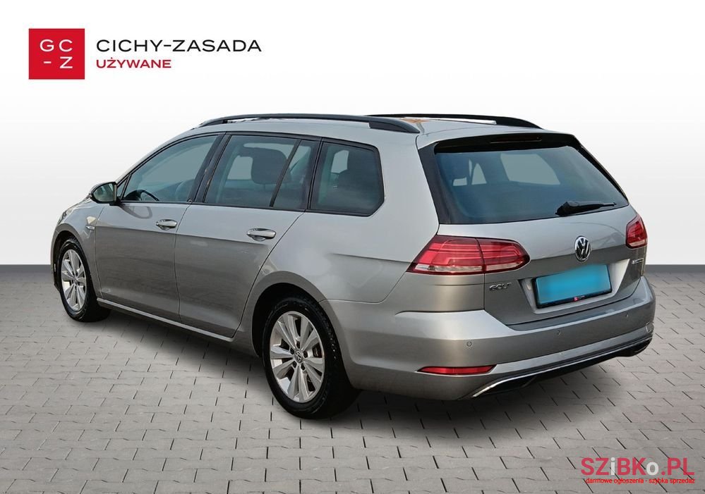 2019' Volkswagen Golf photo #3