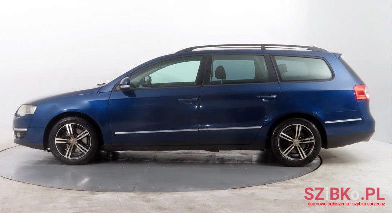 2007' Volkswagen Passat photo #2