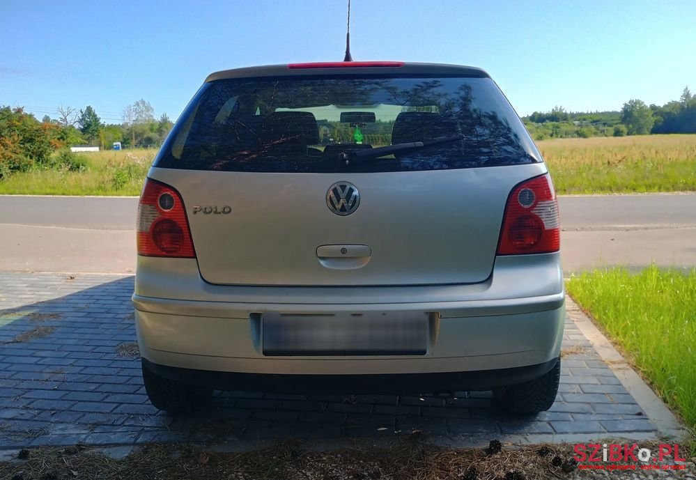 2005' Volkswagen Polo photo #3