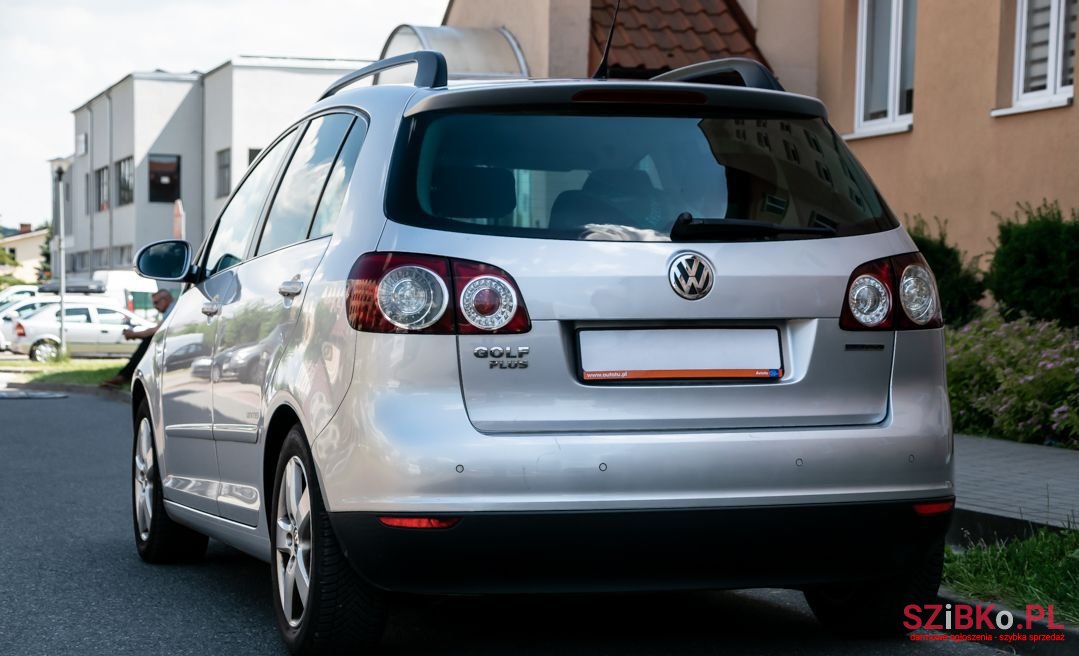 2008' Volkswagen Golf Plus photo #5