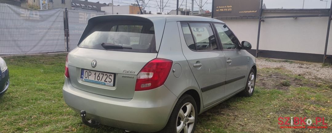 2011' Skoda Fabia photo #4