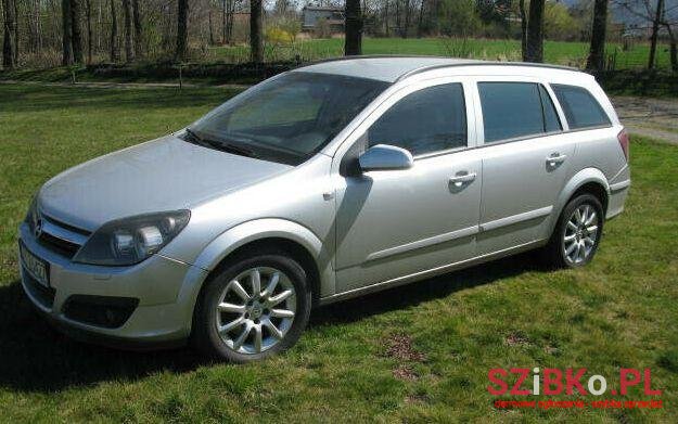 2005' Opel Astra photo #1