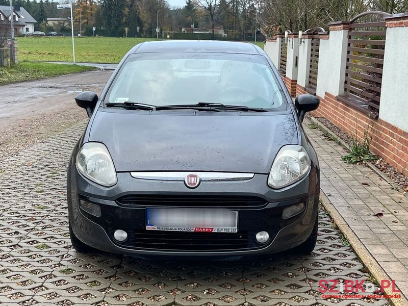 2010' Fiat Punto Evo photo #2