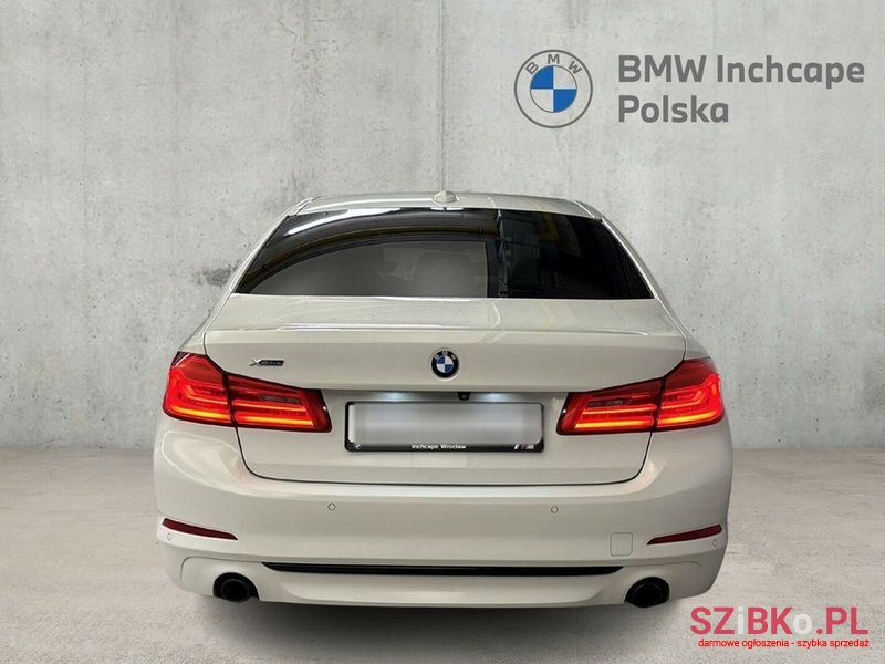 2017' BMW 5 Series photo #4