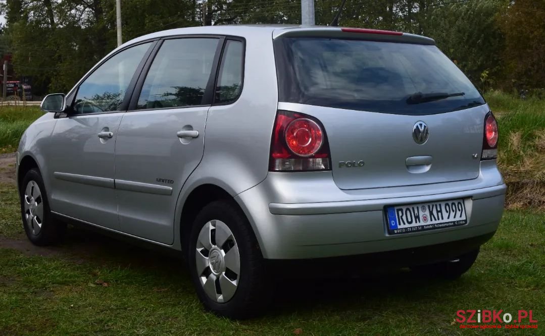 2008' Volkswagen Polo photo #3
