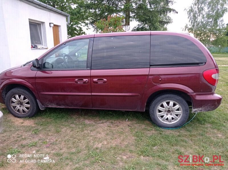 2002' Chrysler Voyager photo #4