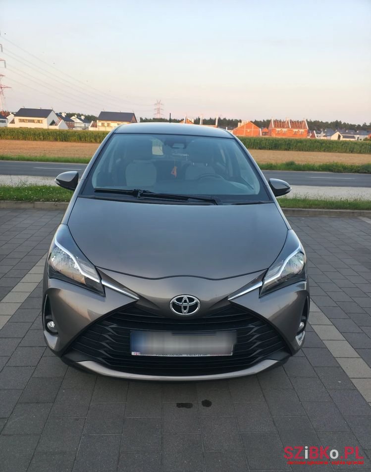 2020' Toyota Yaris 1.5 Premium photo #2
