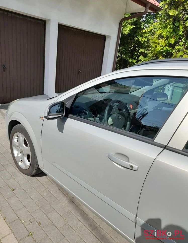 2008' Opel Astra photo #3