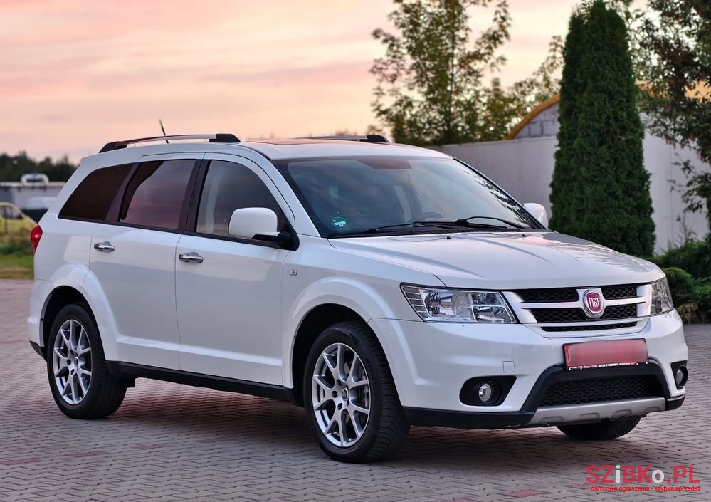 2015' Fiat Freemont photo #3