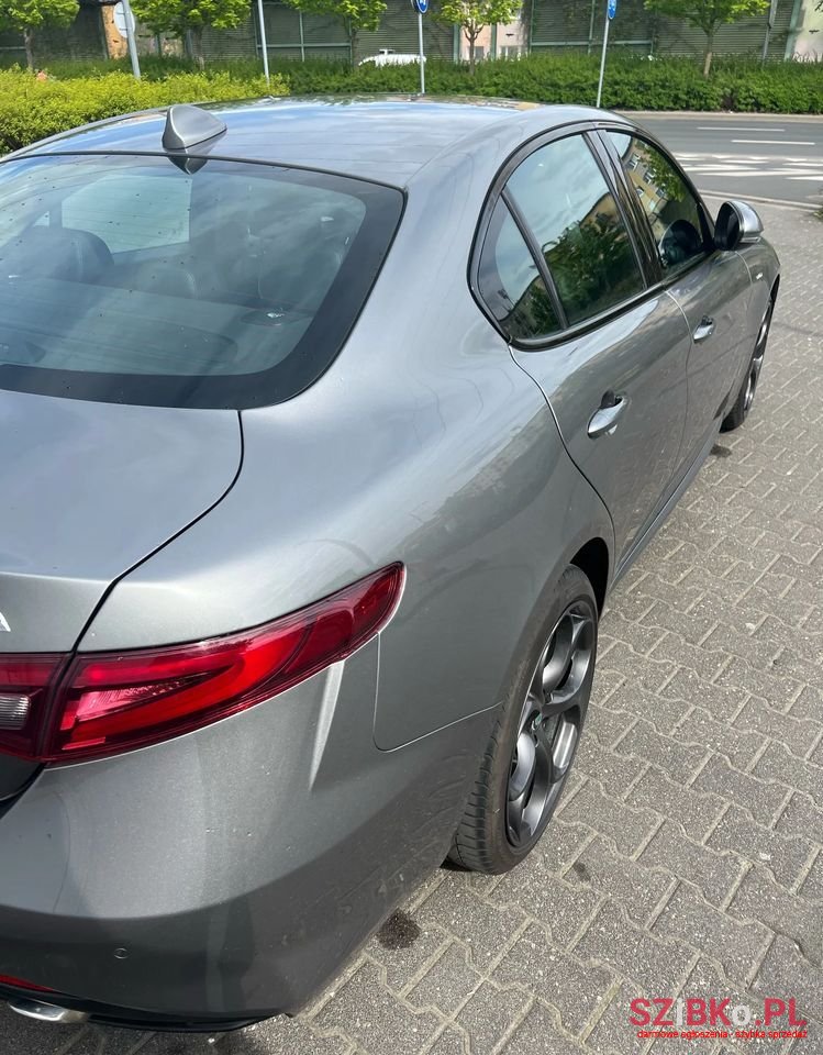 2019' Alfa Romeo Giulia photo #3